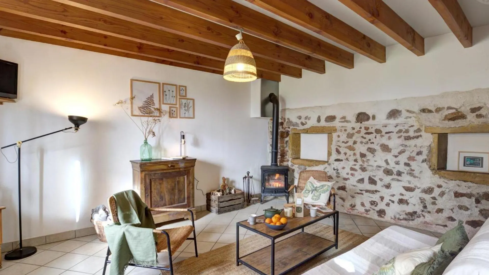 Holiday home Gite De Charme Avec Jardin, Terrasse Et Poele A Bois En Pleine Nature - Fr-1-496-250 Sevelinges France